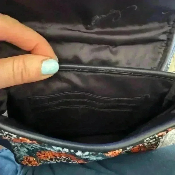 Vera Bradley purse - Picture 5 of 7